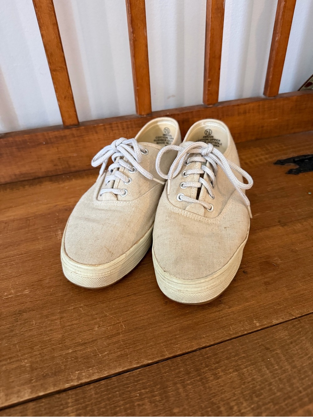 Vintage canvas Docs